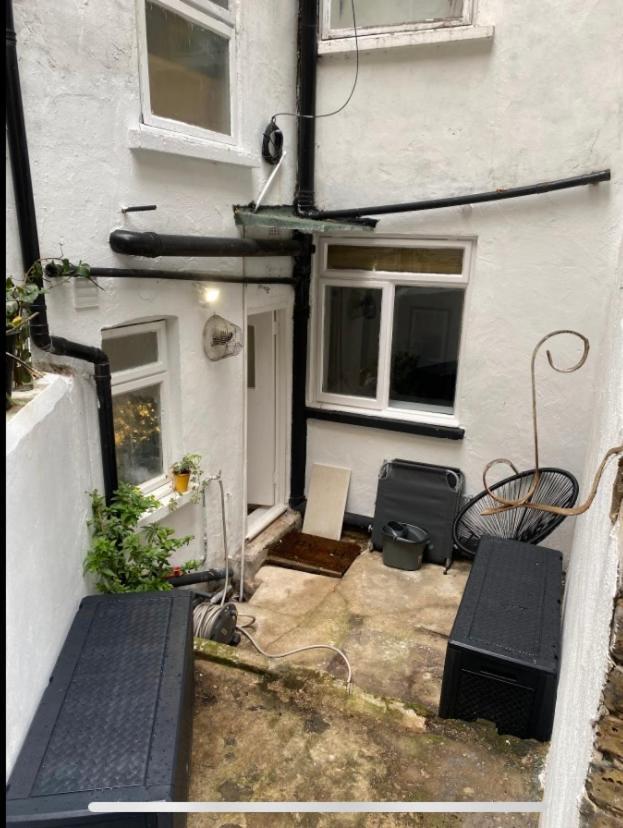 Central Connection: Double Room in Heart of City London Exterior photo